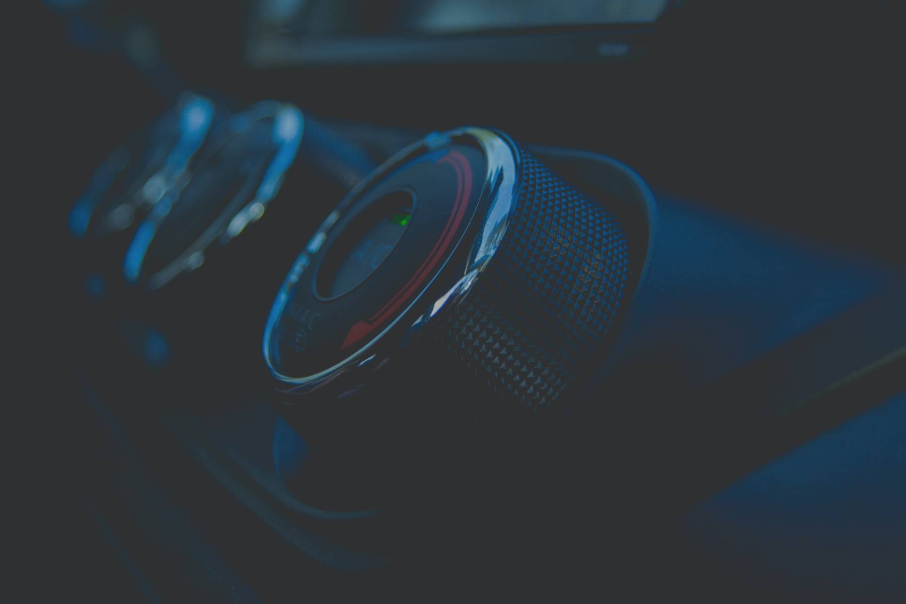 El botón desconocido del coche que te permite ahorrar