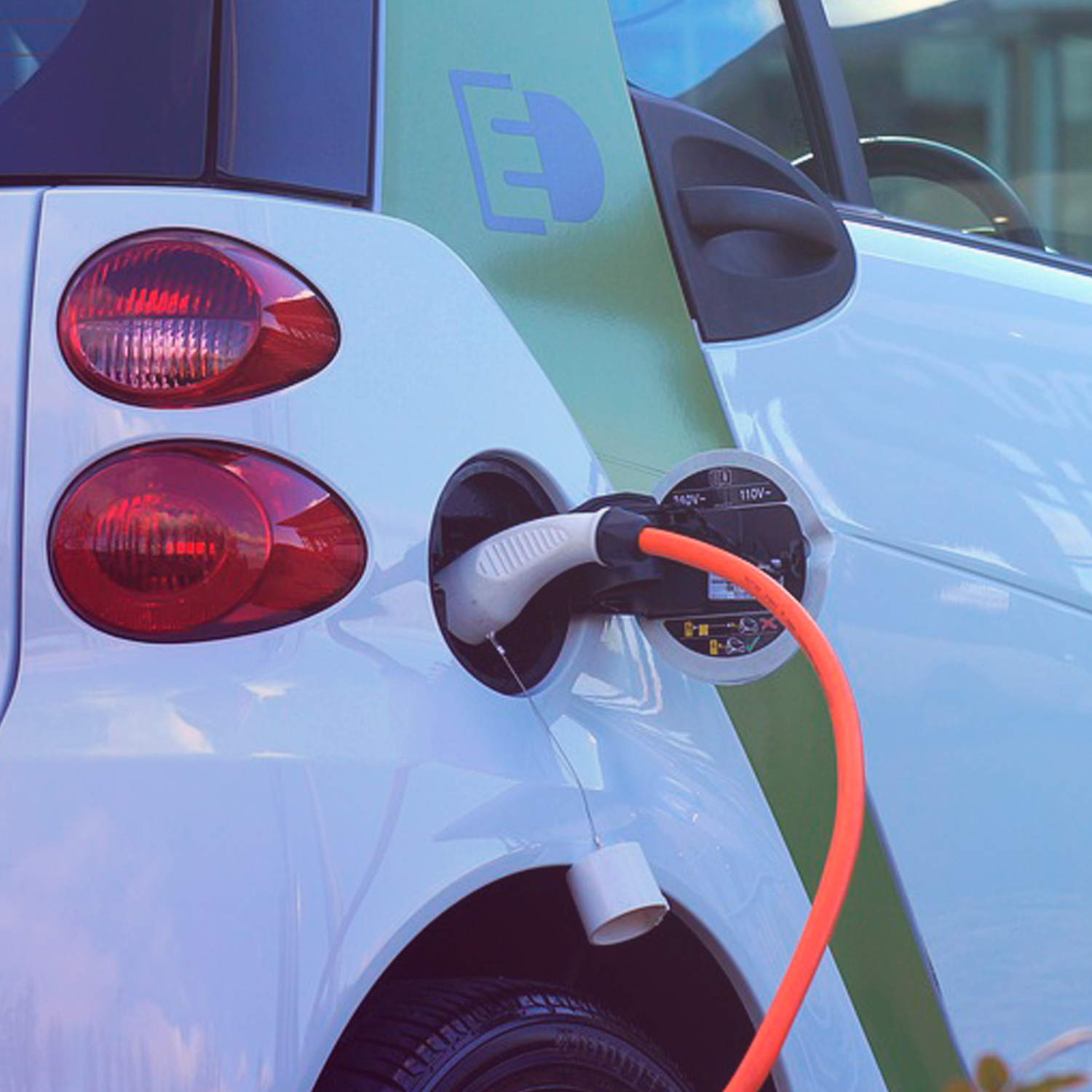 Los coches eléctricos deberán hacer ruido por ley para evitar accidentes