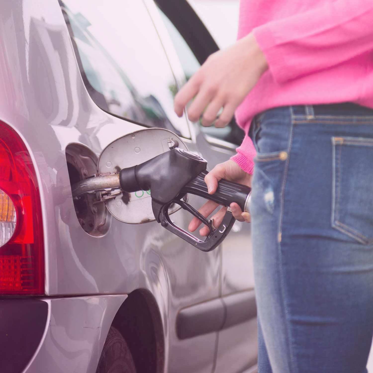 Evita quedarte sin gasolina en carretera