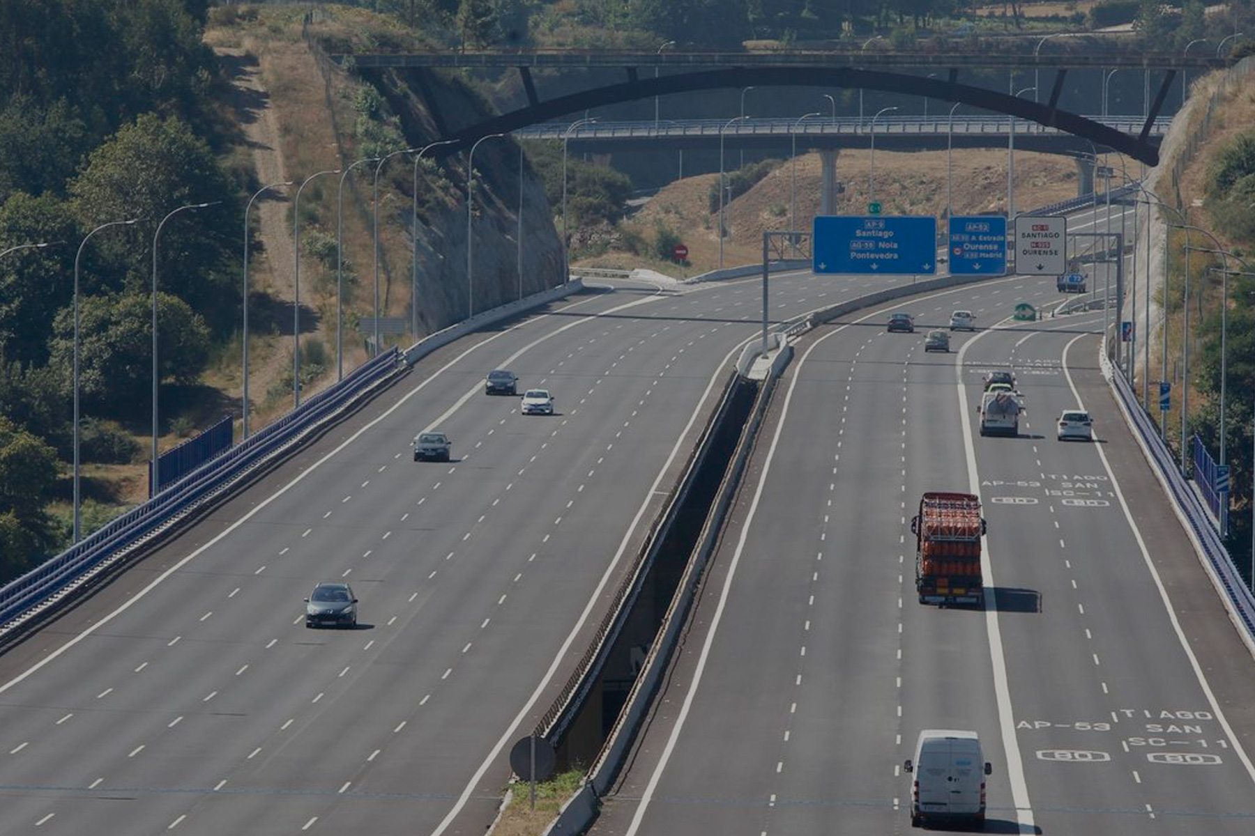 Multa si no se circula por el carril derecho